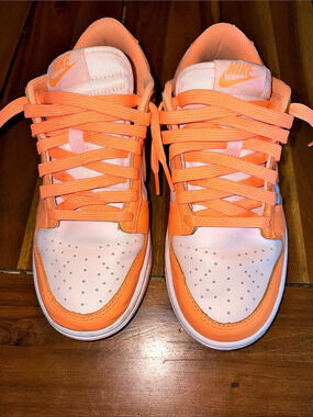 Nike Dunk Low Peach Cream Sneakers Orange & White Women’s 6